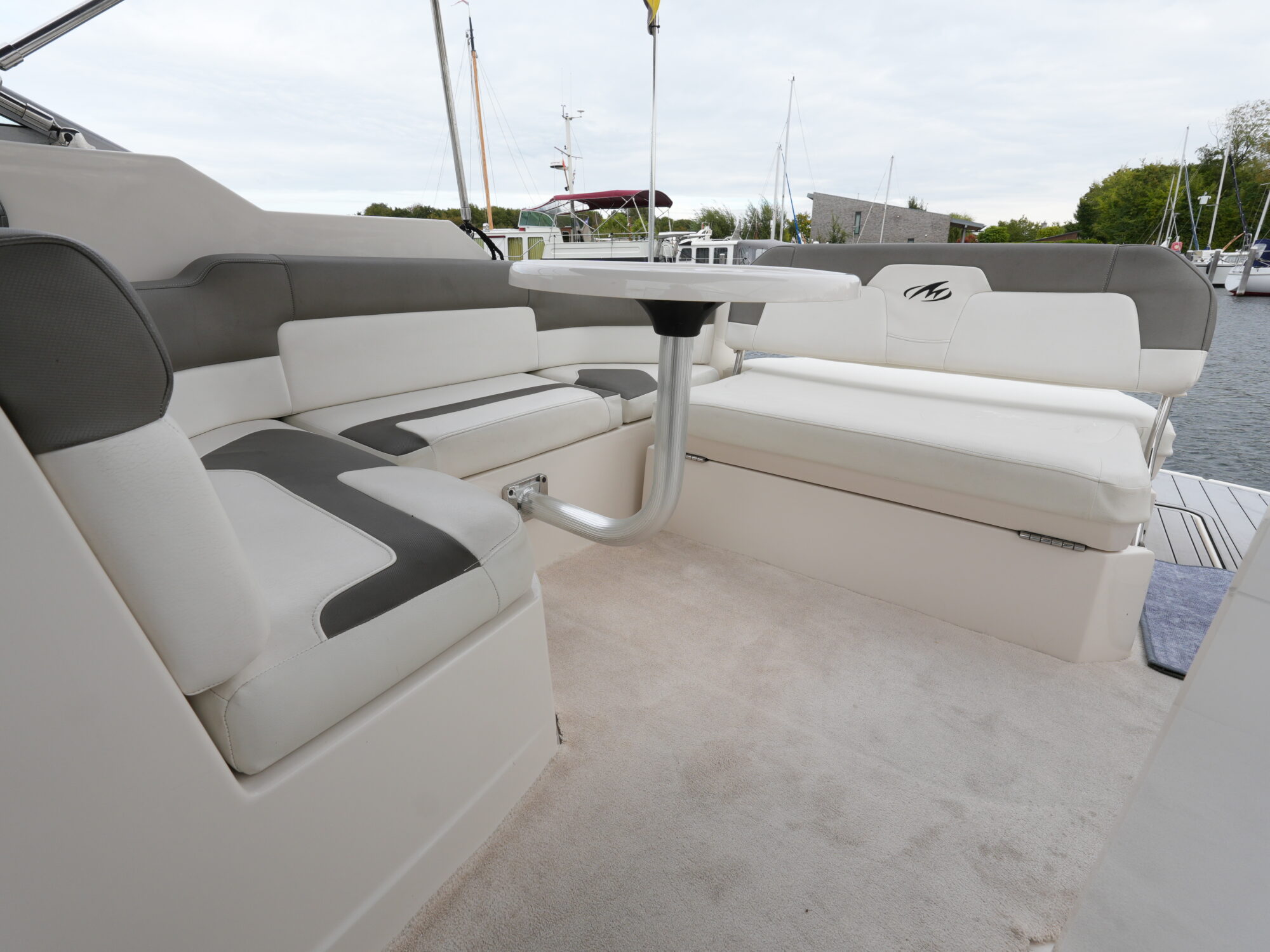 foto: 6 Monterey Monterey 260 Sport Cruiser