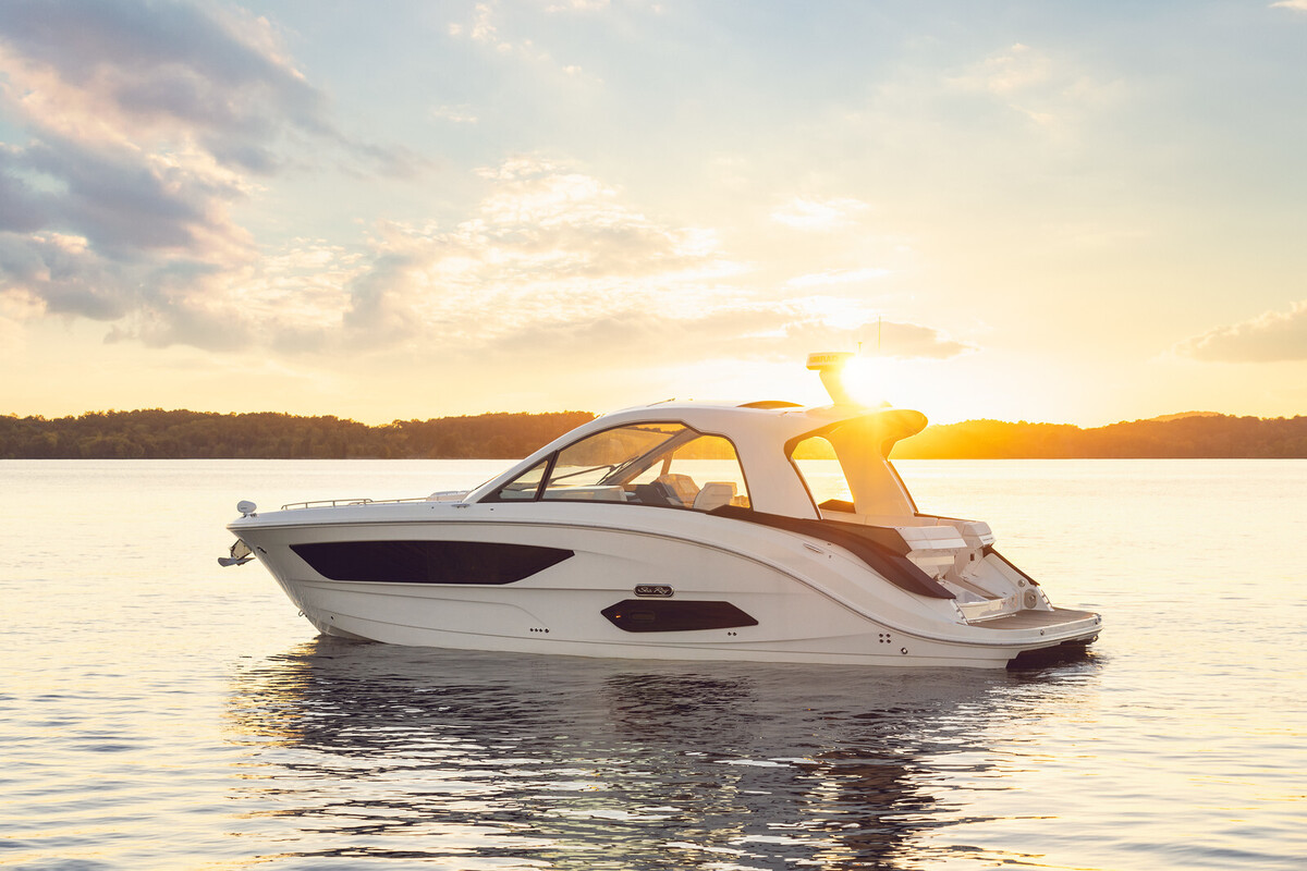 foto: 7 Sea Ray Sundancer 370
