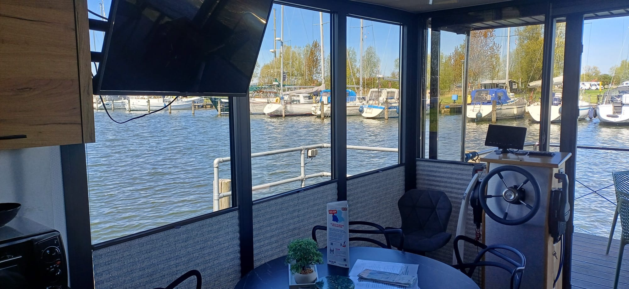 Campi 400 Houseboat Met Mooie Ligplaats