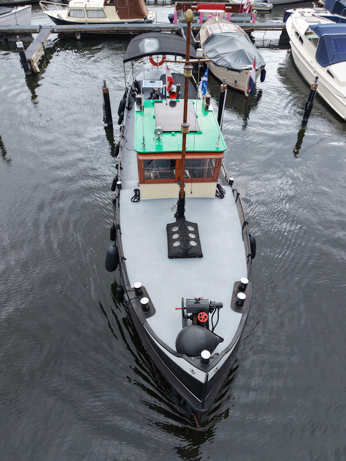 foto: 6 Motorsleepboot Carbon 15.63 met CBB