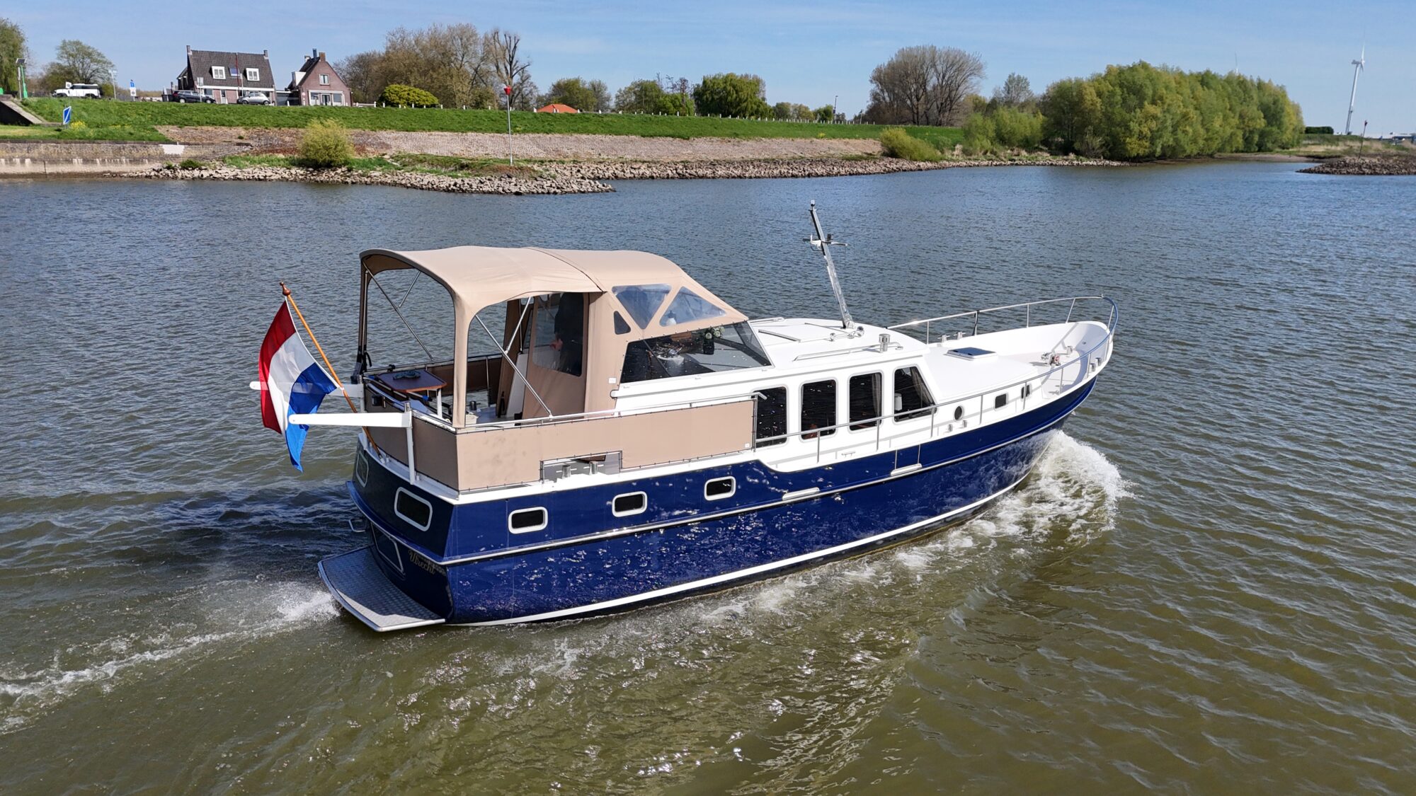 foto: 10 Flevo Flevo Spiegelkotter 12.50 AK Cabrio