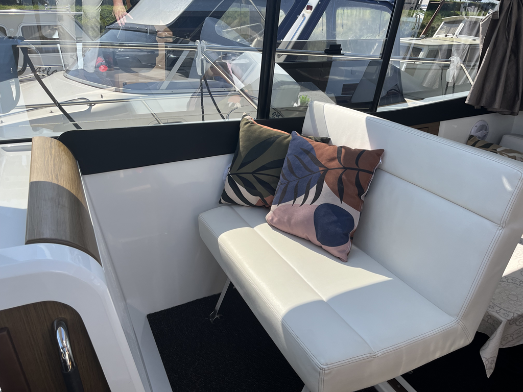 foto: 5 Jeanneau NC 9