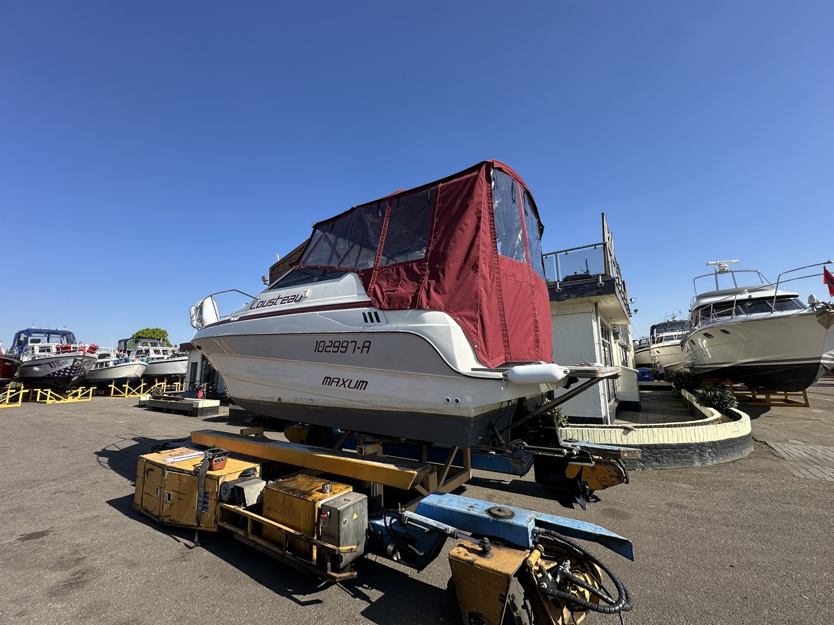foto: 4 Maxum 2300