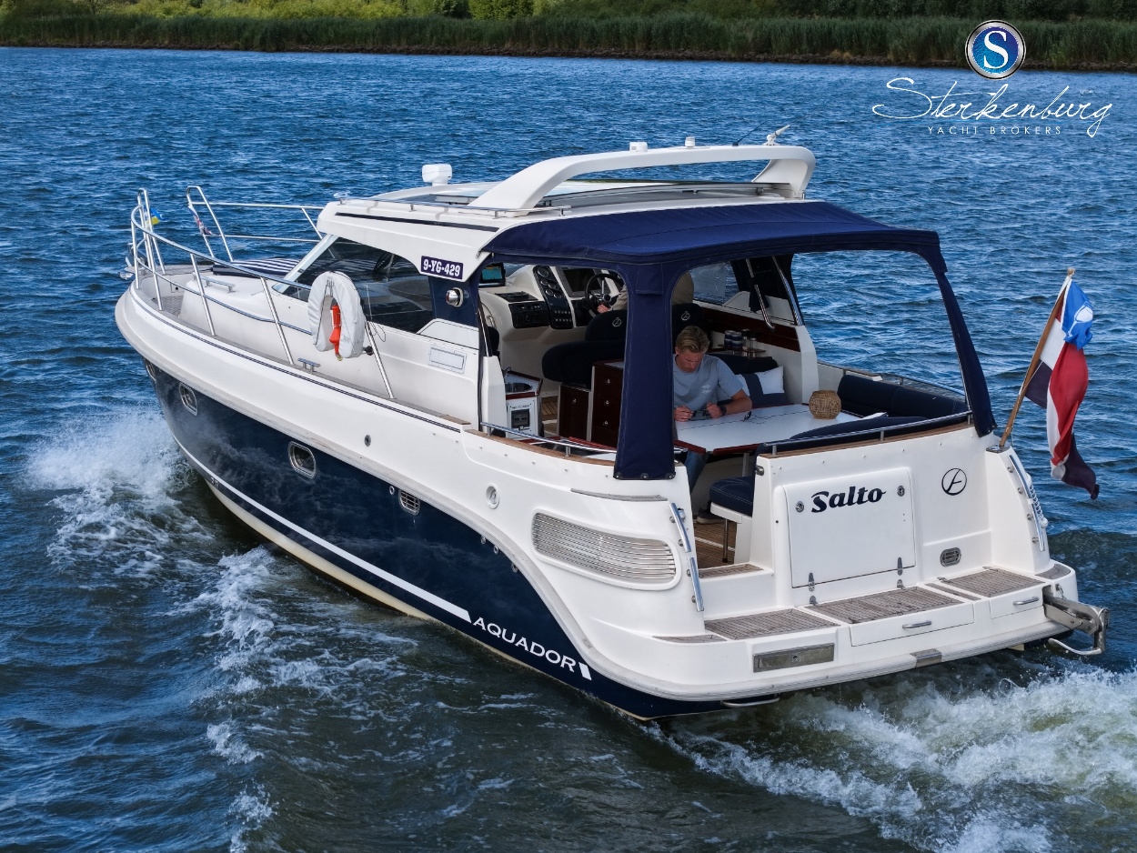 foto: 7 Aquador 33 HT