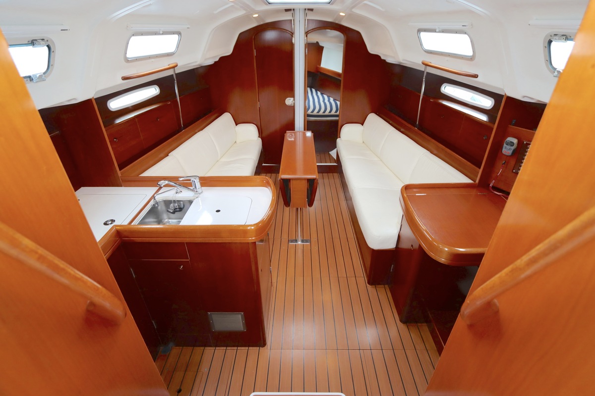 foto: 9 Beneteau  First 36.7 Performance uitvoering