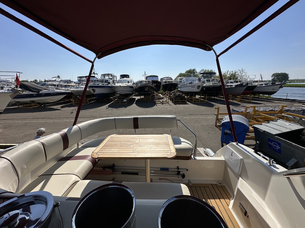 foto: 5 Maxum 2300