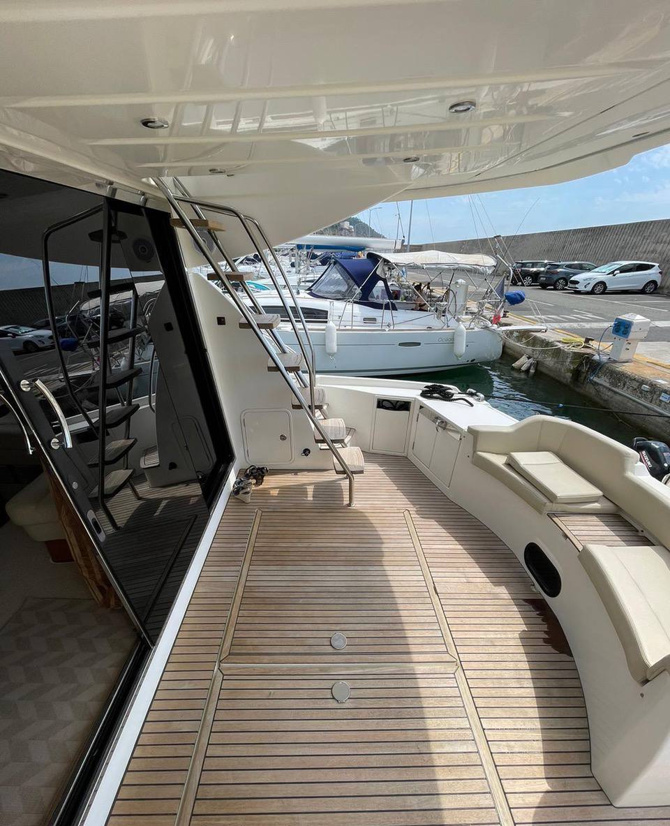 foto: 6 Prestige 50 fly