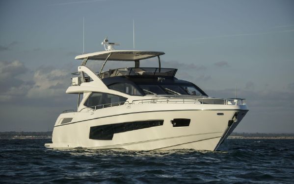 foto: 5 Sunseeker 75 Yacht