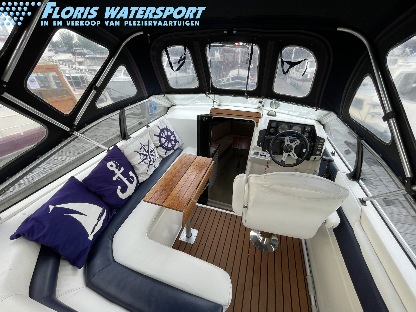 foto: 4 Bayliner 2455 Ciera