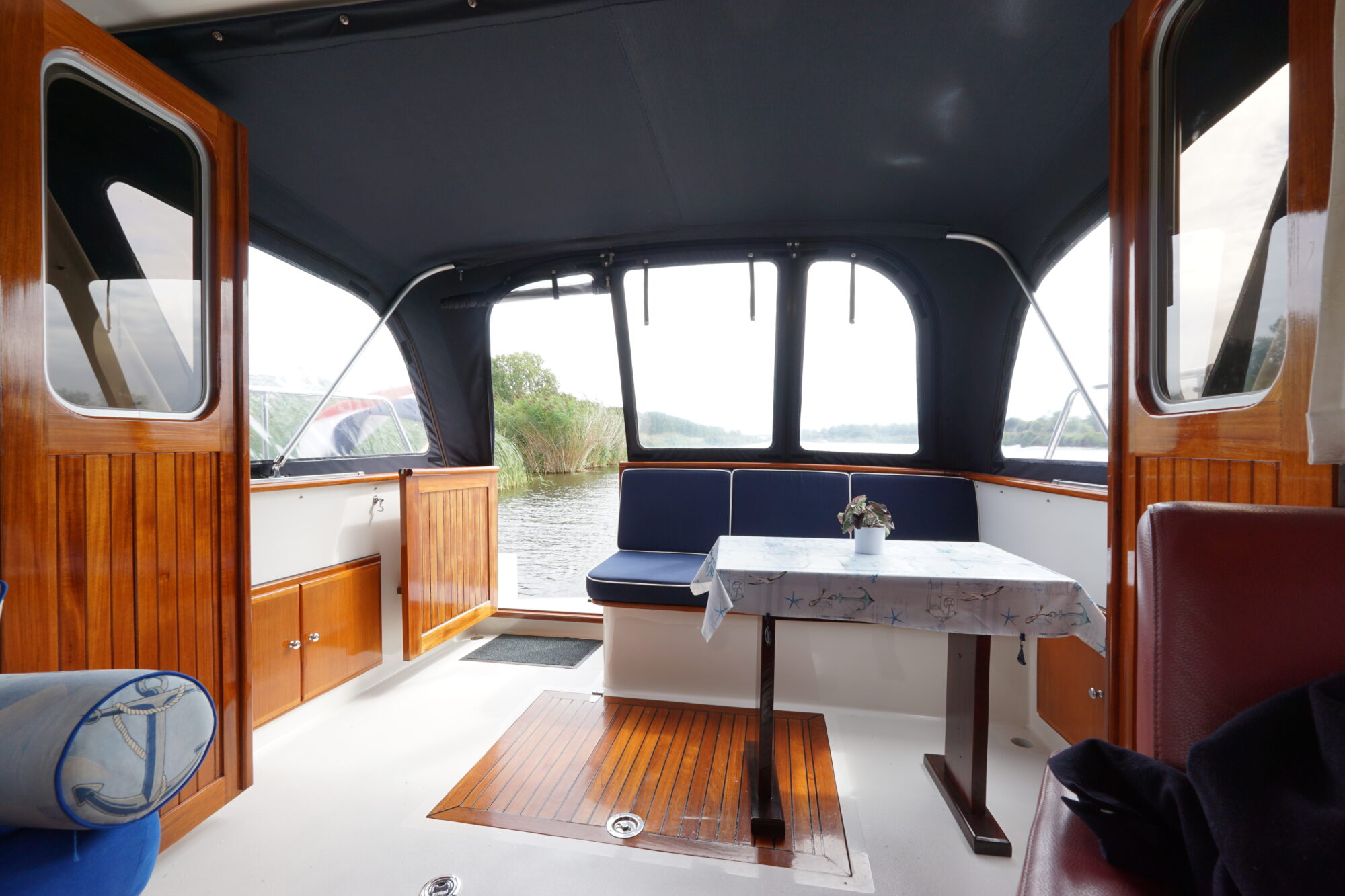 foto: 4 Crown yachts Crown Kruiser 10.90 ZLK Spiegeldeur