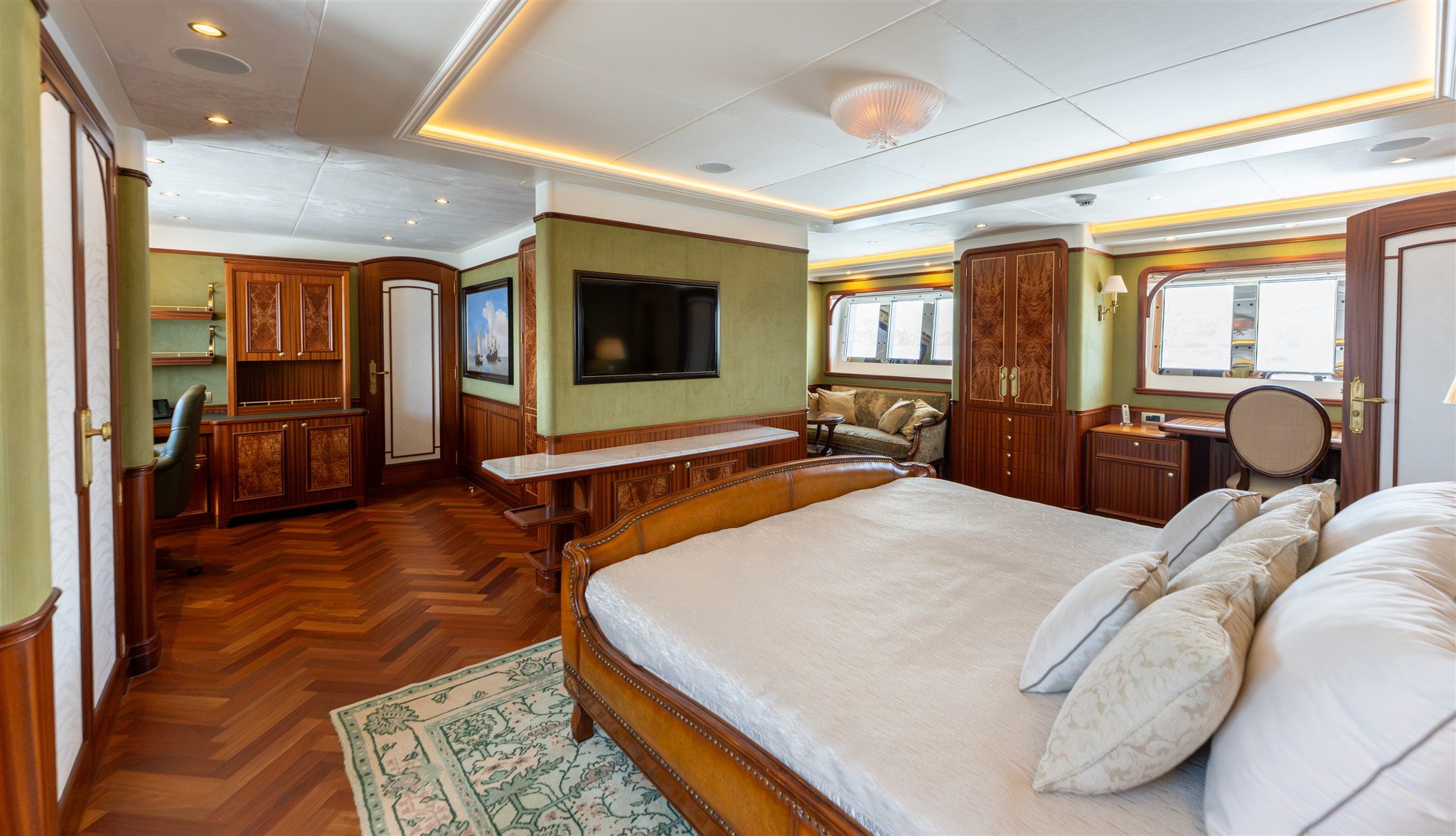 foto: 8 Van Der Valk Shipyard Custom Explorer