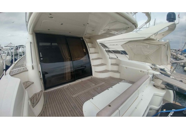 foto: 6 Sealine T 52