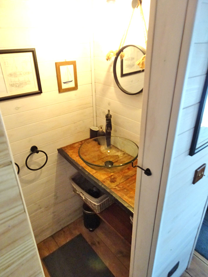 foto: 6 Spits Varend Woonschip 30.53 met UBC