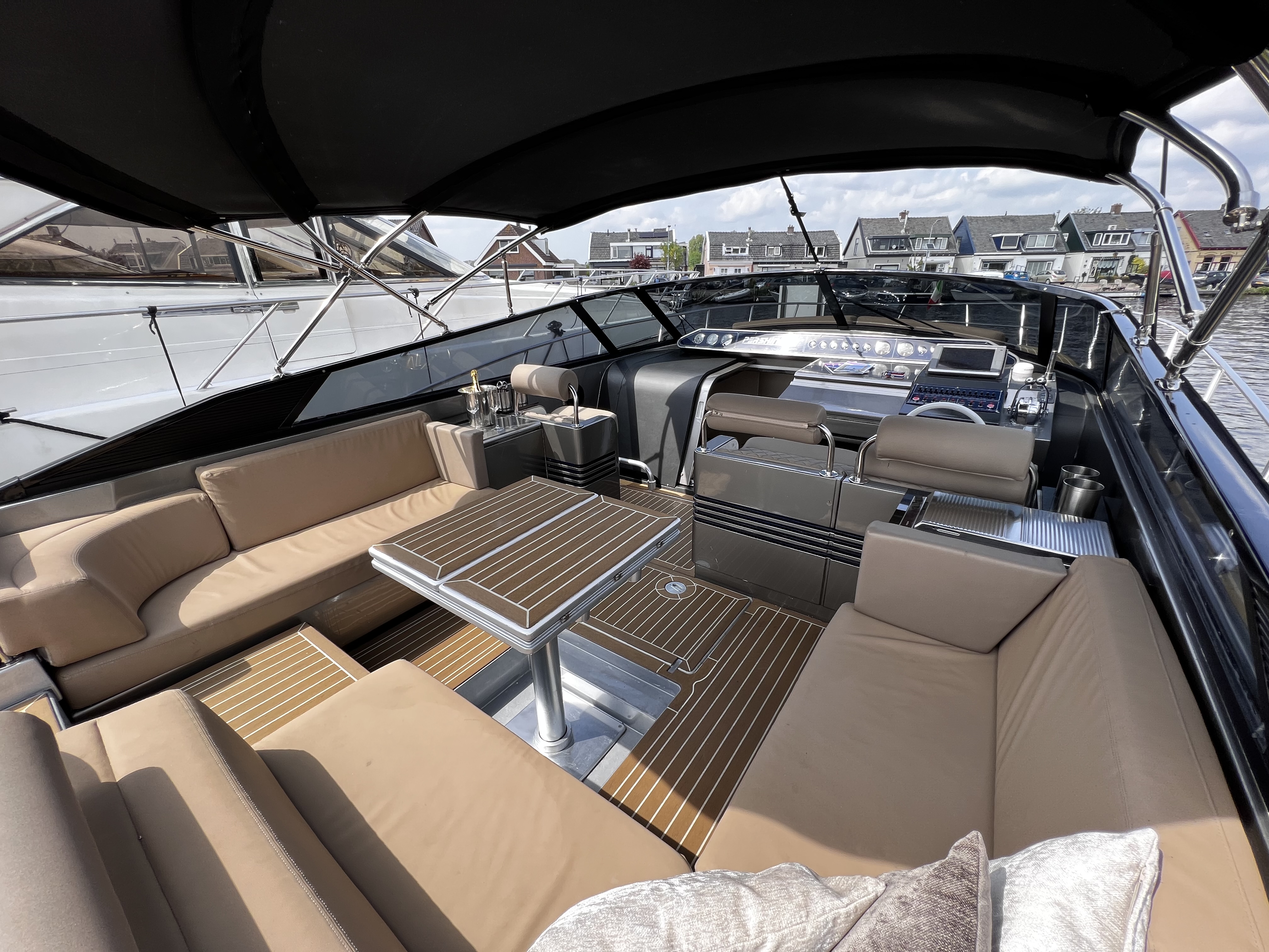 foto: 6 Pershing 40