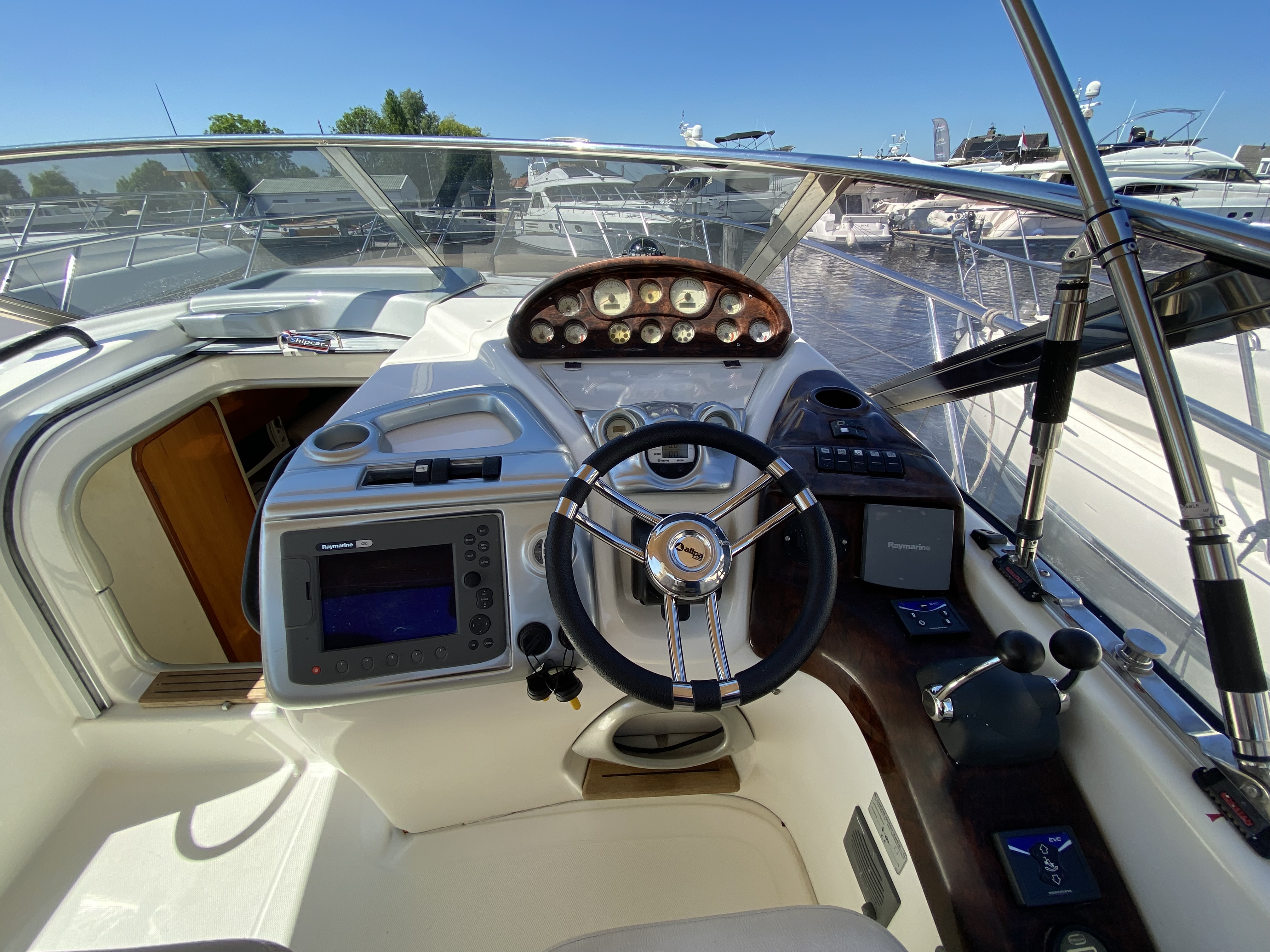 foto: 6 Cranchi Endurance 41