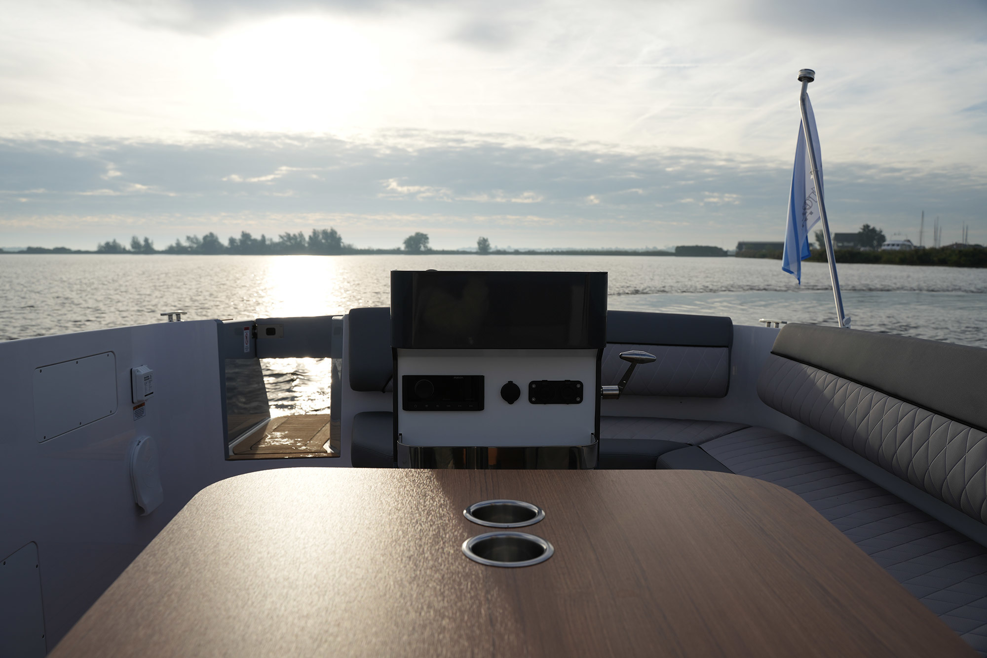 foto: 6 Alfastreet Marine 21 Open Electric