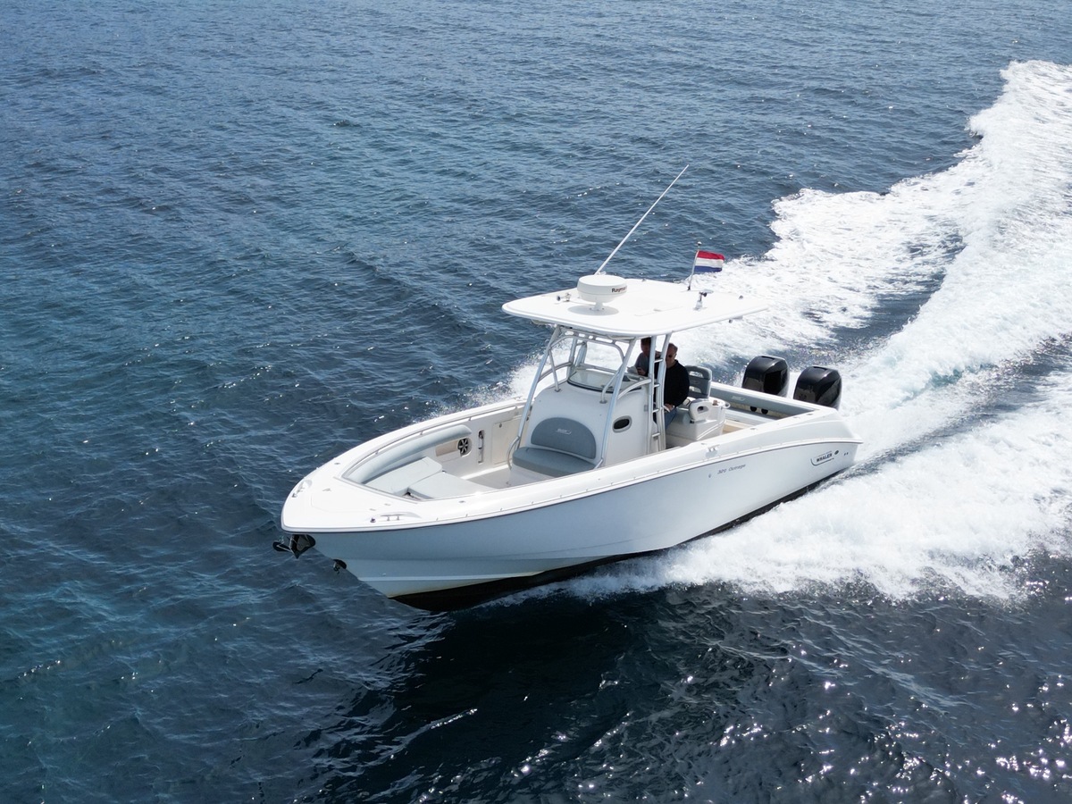 foto: 4 Boston Wahler 320 Outrage - 2x Mercury VERADO 250