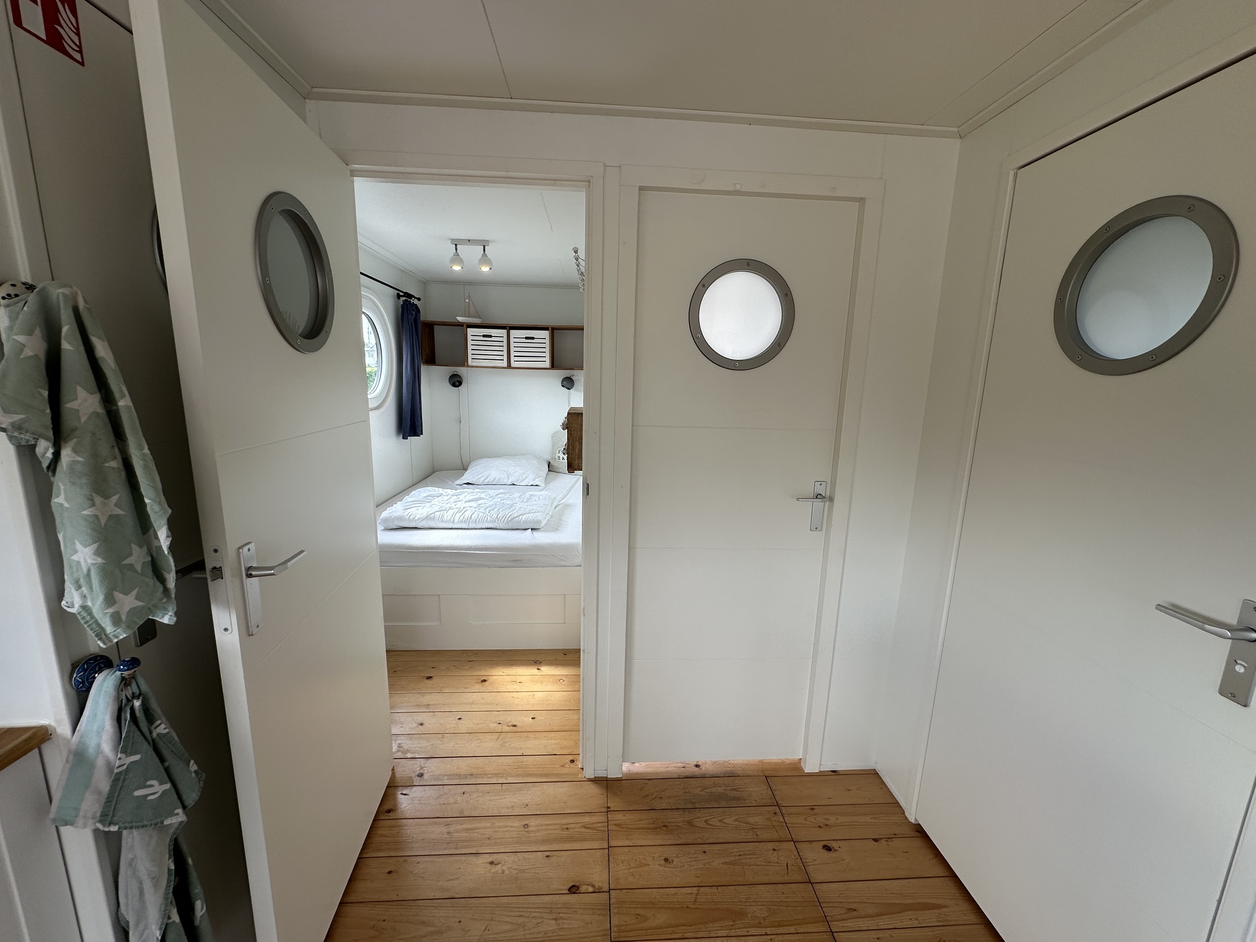 foto: 6 Lotus Houseboats 12 XT - Boven Besturing