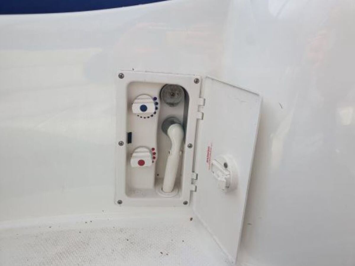 foto: 6 Bayliner 305 CIERA