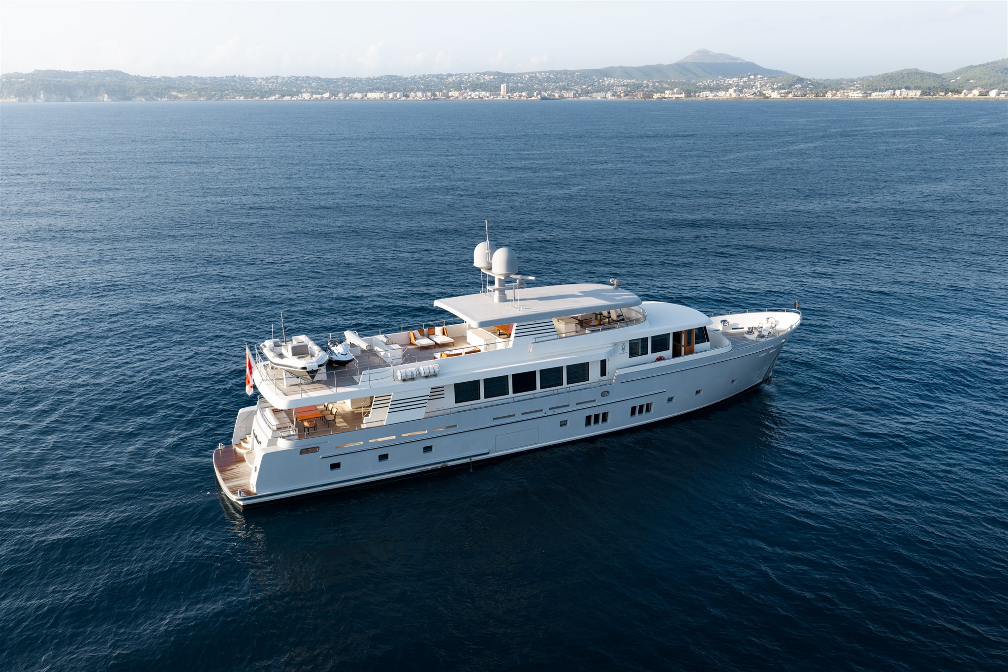 foto: 6 Van Der Valk Shipyard Custom Explorer
