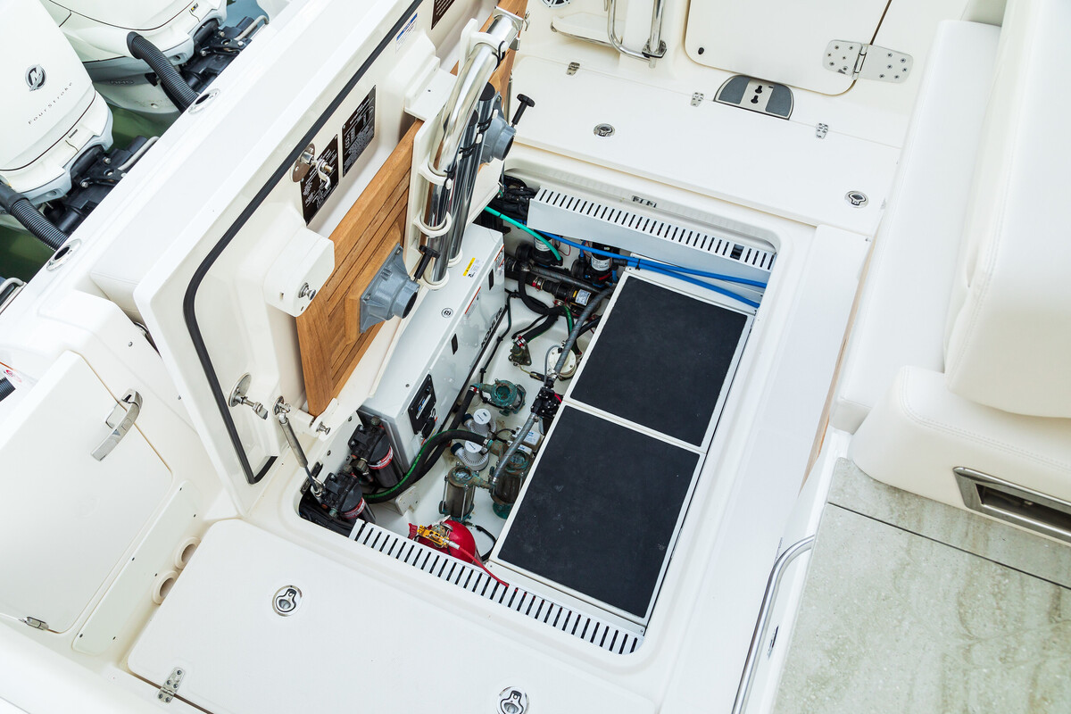 foto: 4 Boston Whaler 350 Realm