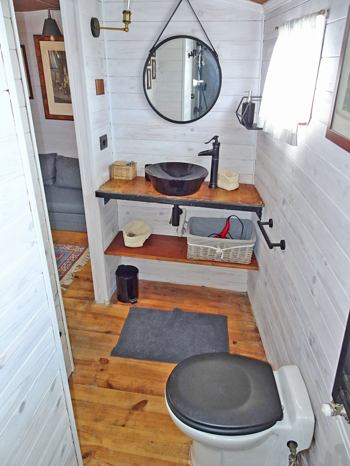 foto: 5 Spits Varend Woonschip 30.53 met UBC