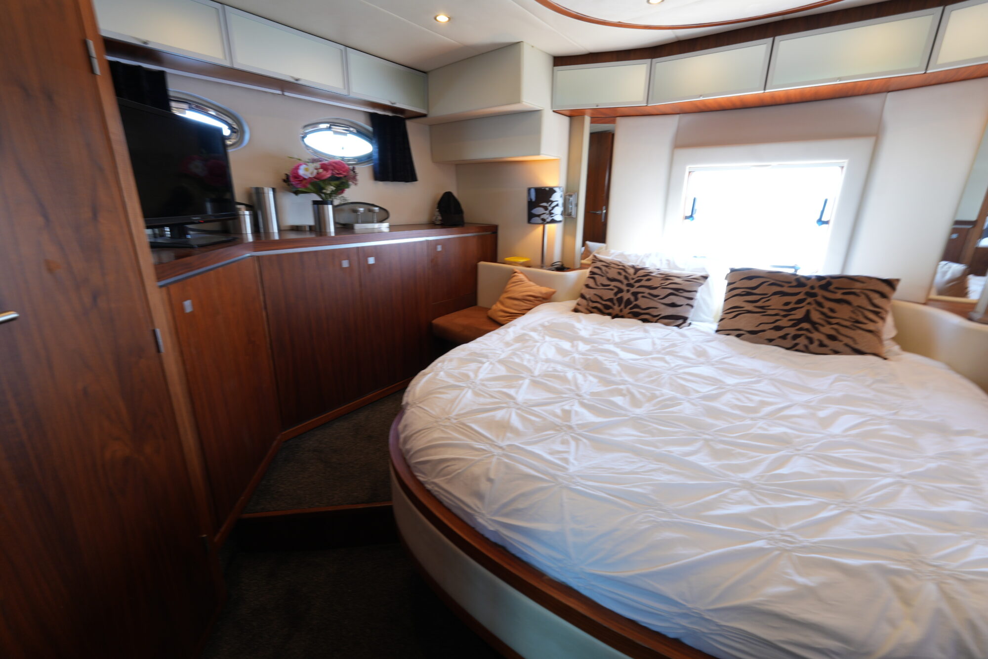 foto: 7 Vivante Vivante 42 AK