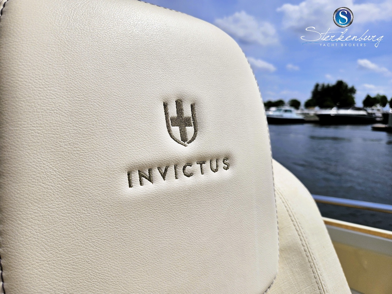 foto: 6 Invictus 280 GT