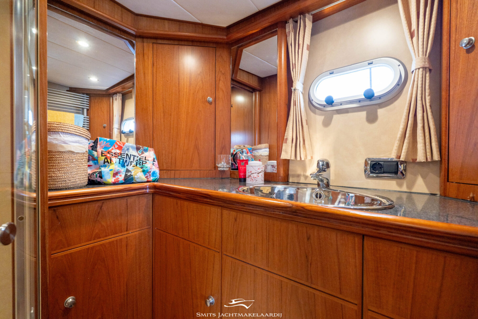foto: 11 Van der Valk Valk Continental 15.50 Cabrio