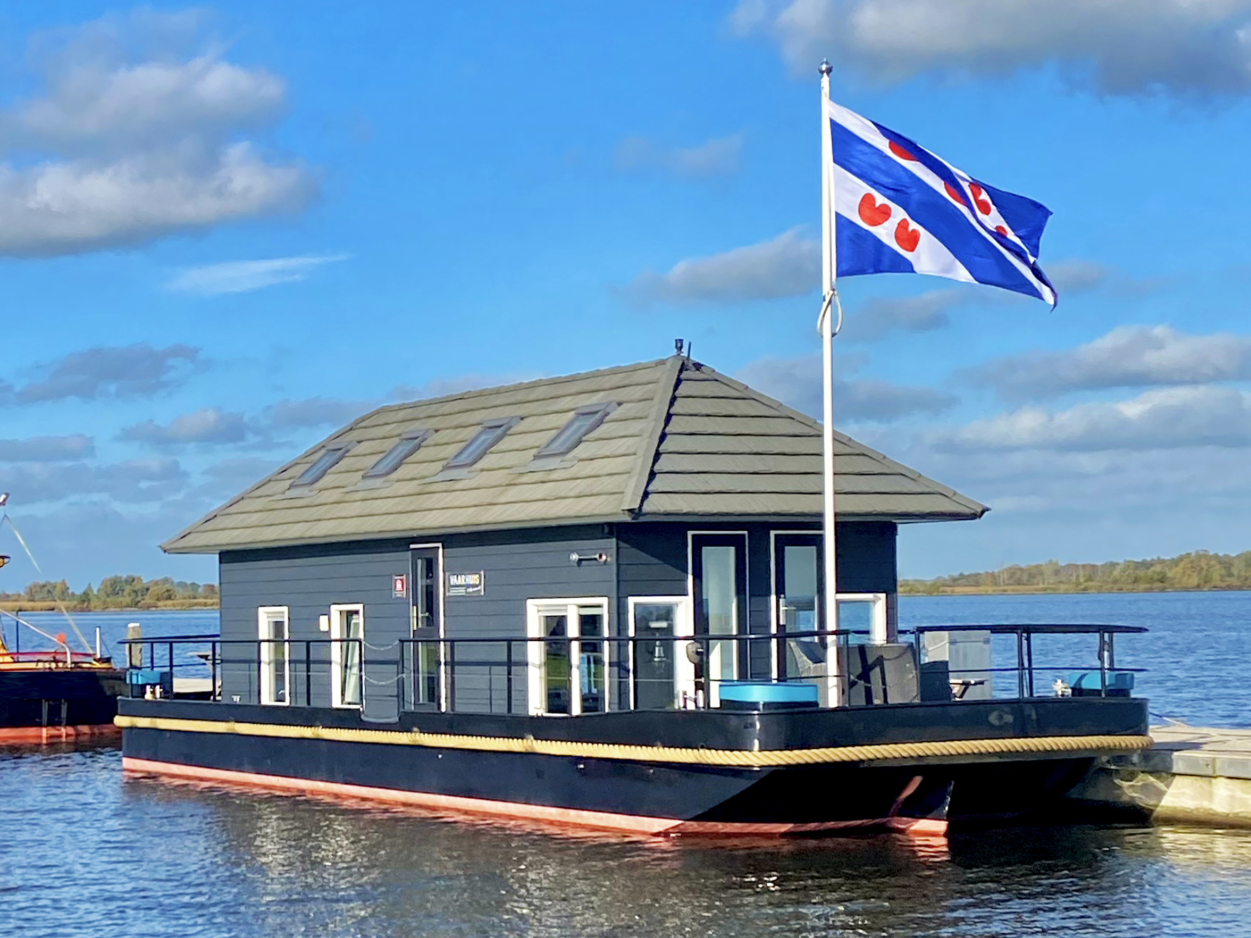 foto: 6 Prins HomeShip 1350 | VaarHuis | Houseboat