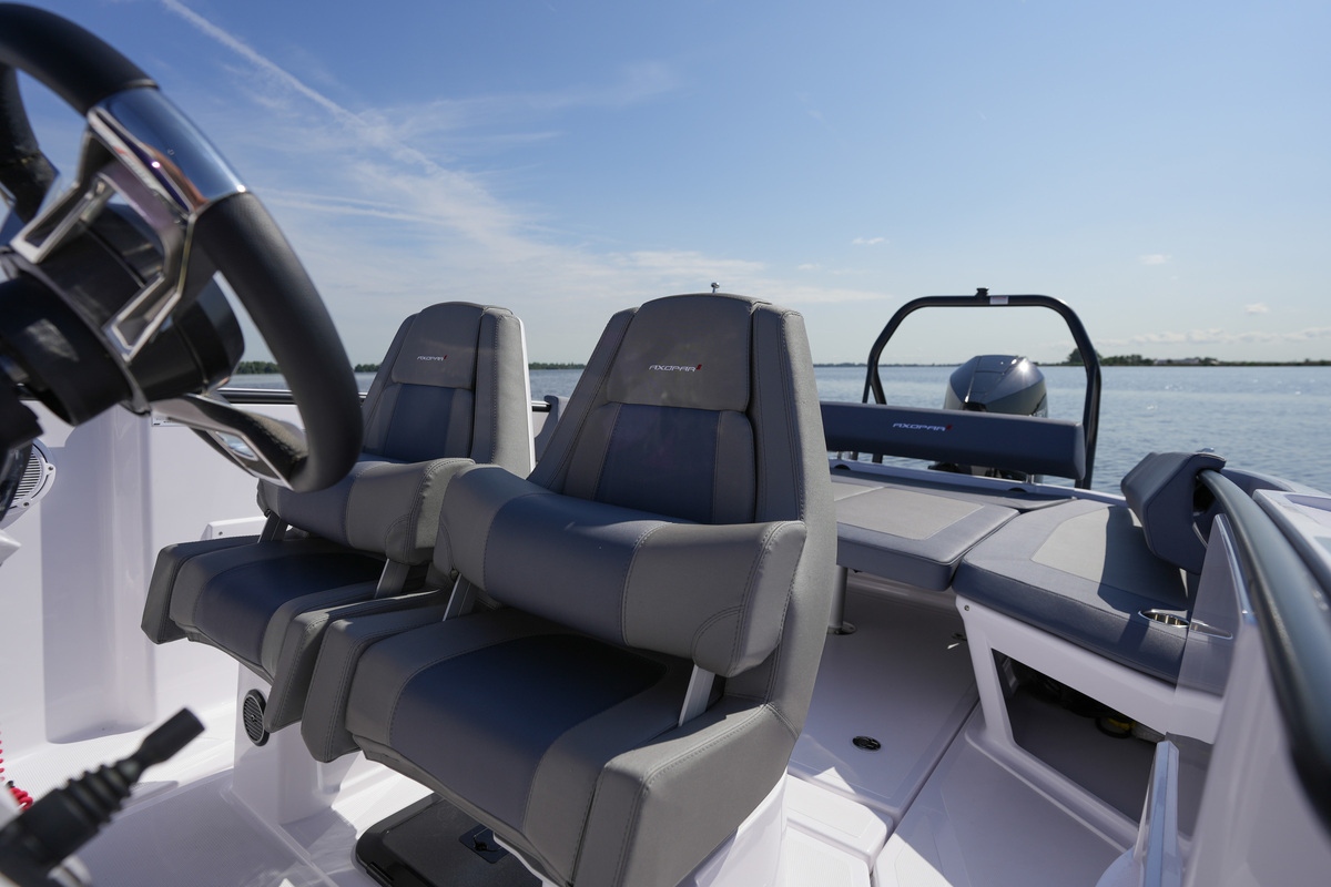 foto: 7 Axopar 25 Cross Bow