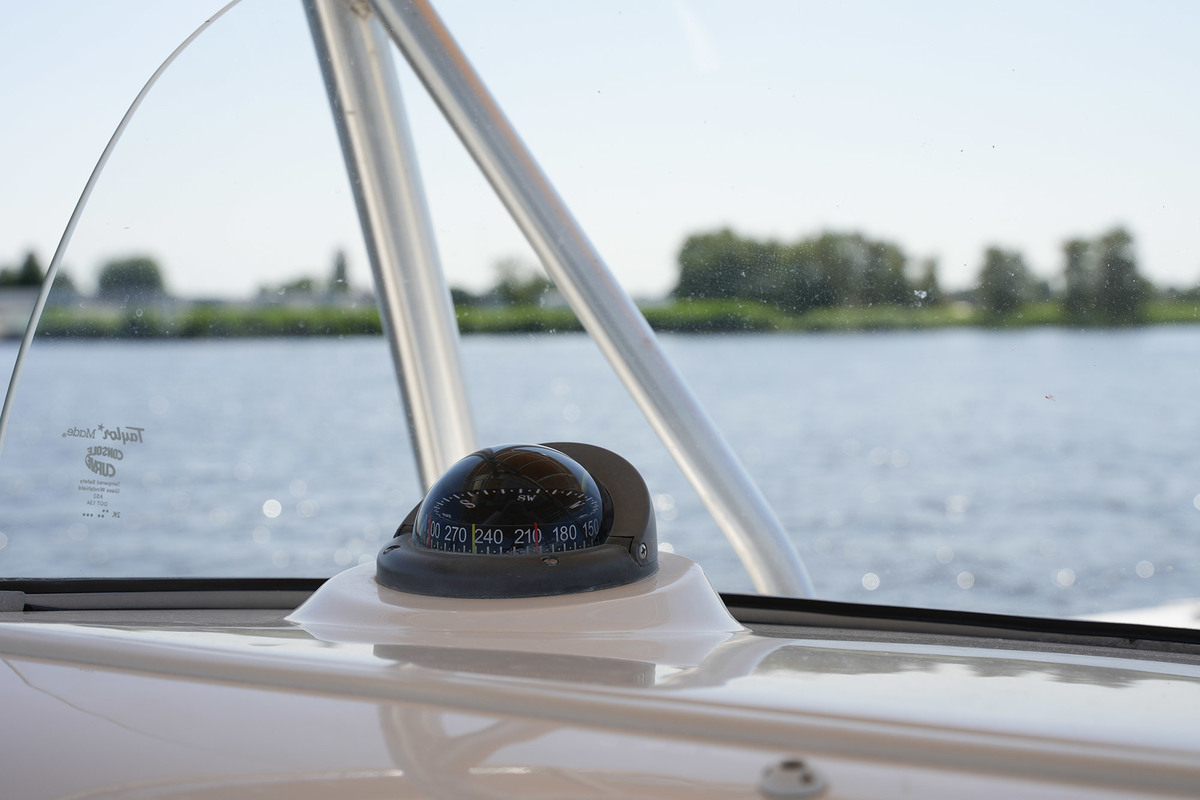 foto: 5 Boston Whaler 270 Outrage