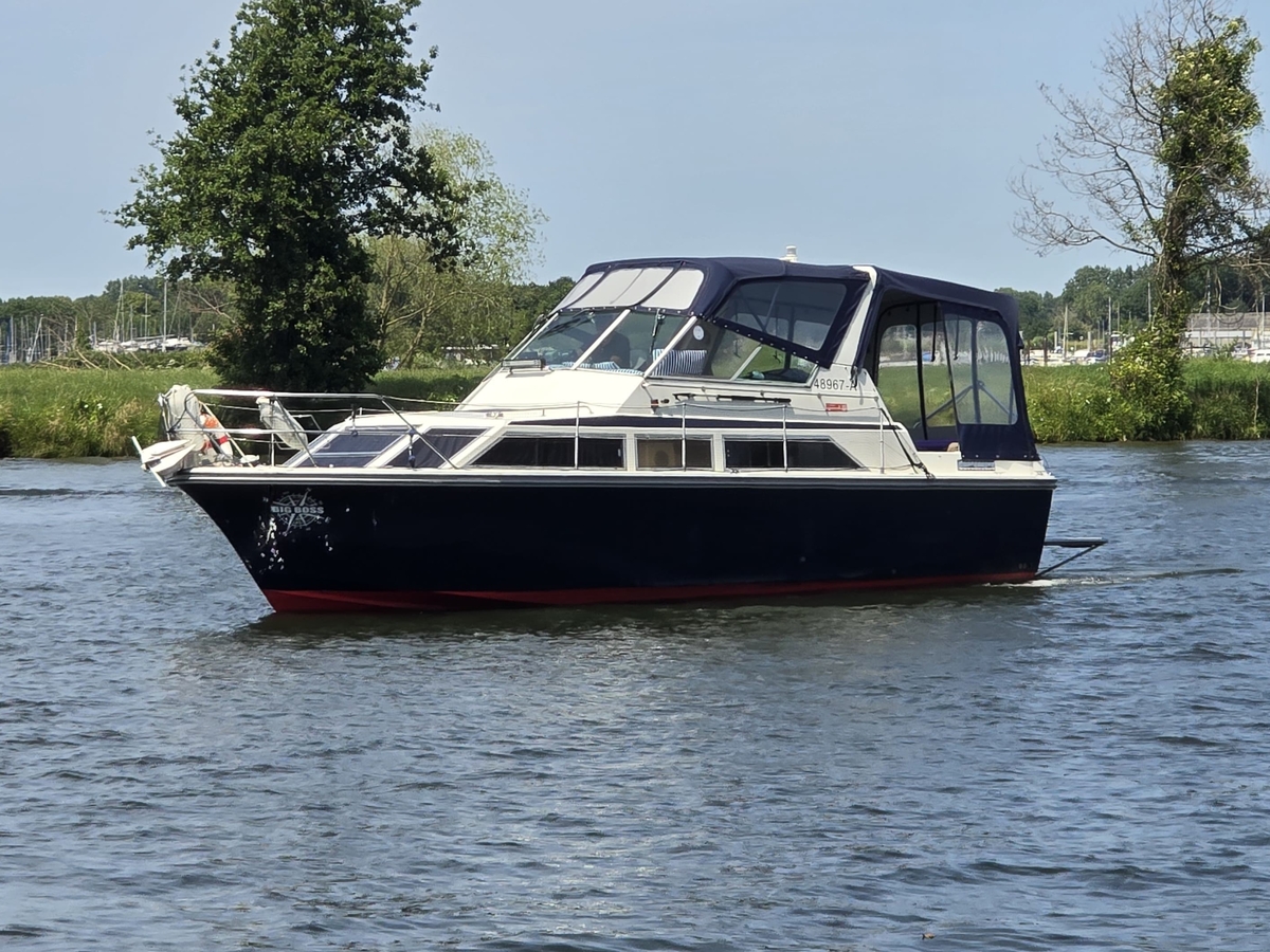 hoofdfoto: 1 Fairline  32 Phantom