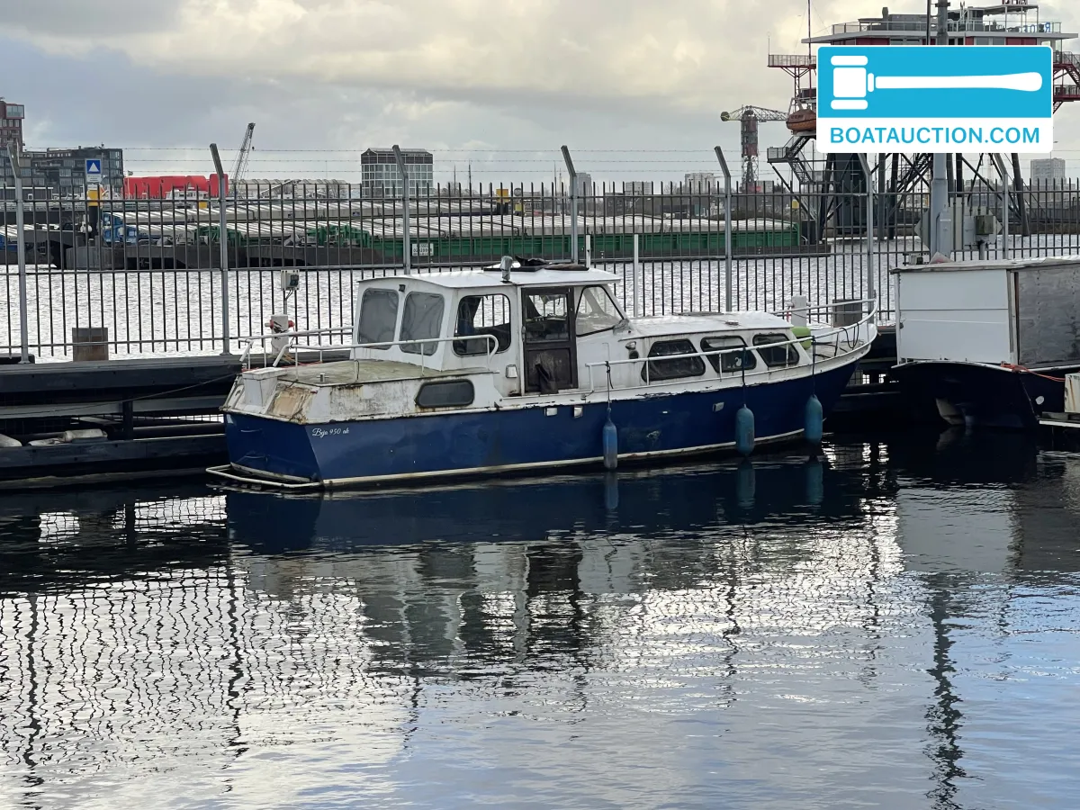 foto: 4 Motorboat 950