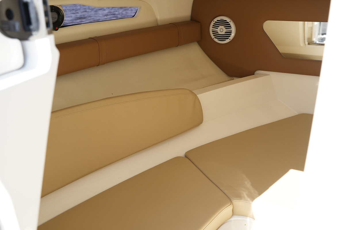 foto: 6 Sea Ray Sun Sport 230