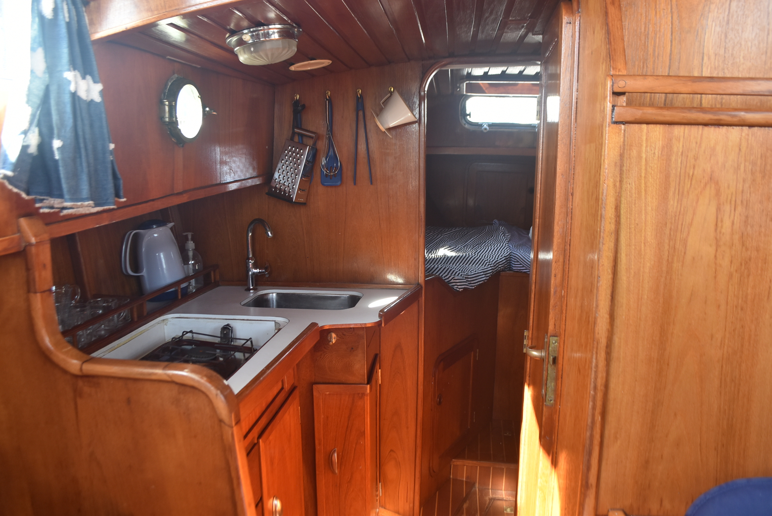 foto: 6 Volkerak 32 Motorsailer