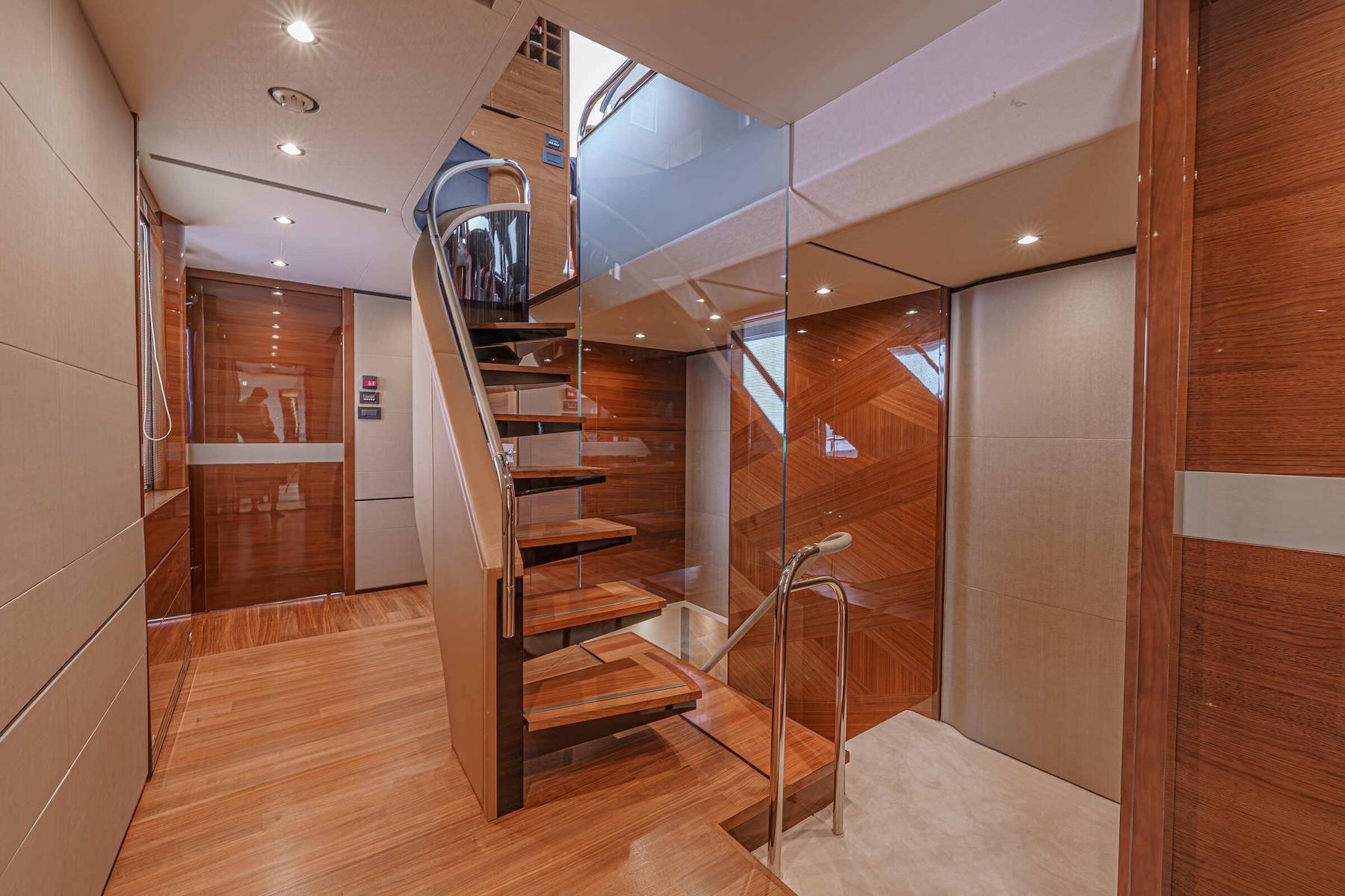 foto: 6 Princess  M 35