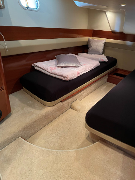 foto: 6 Prestige 42 Fly