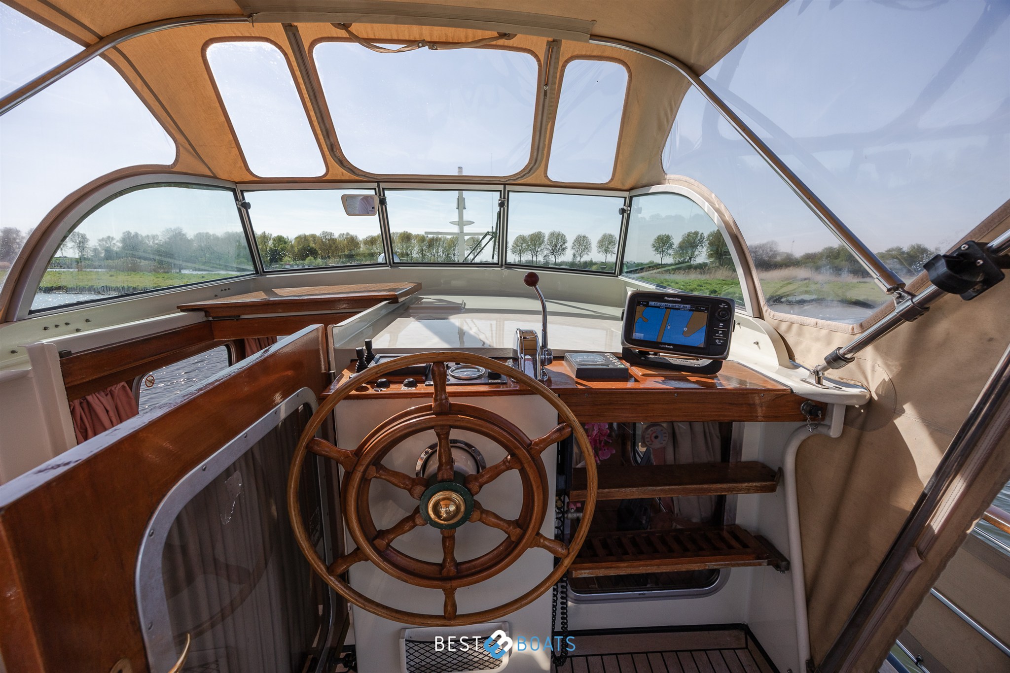 foto: 5 Linssen St. Jozef 1050 Salon