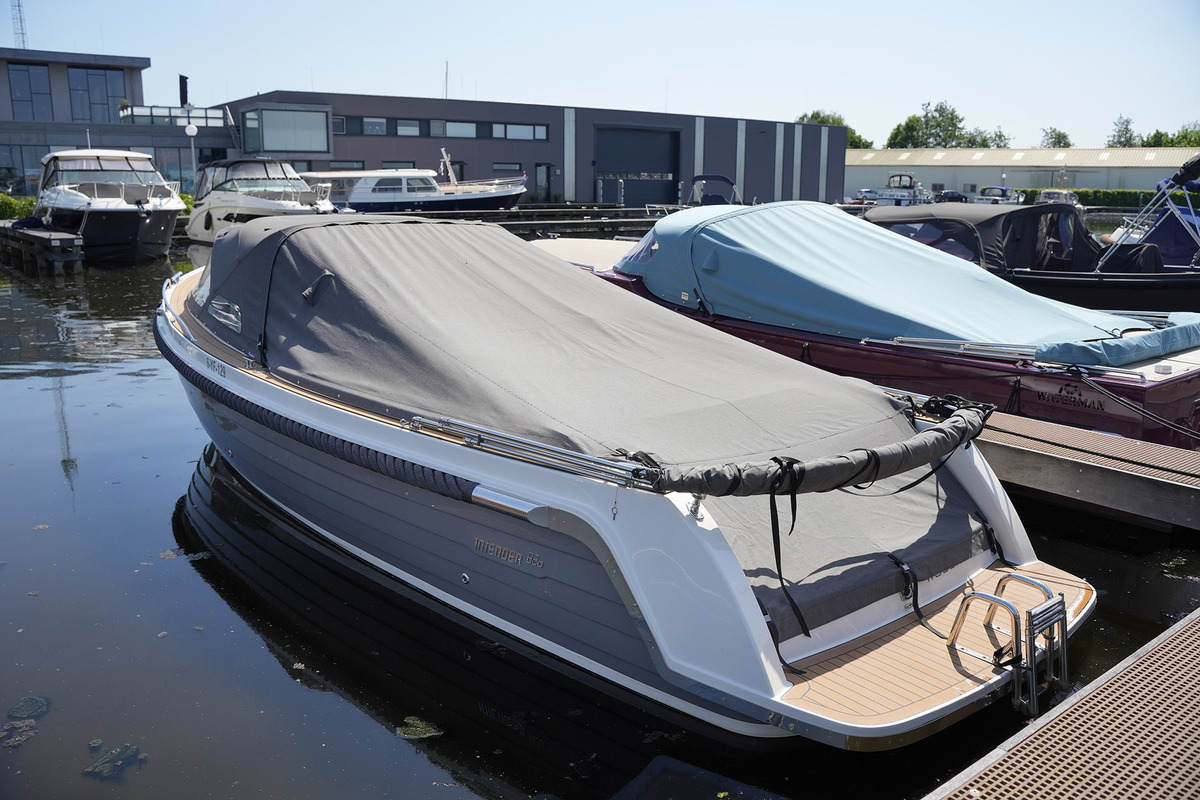 foto: 7 Interboat Intender 820