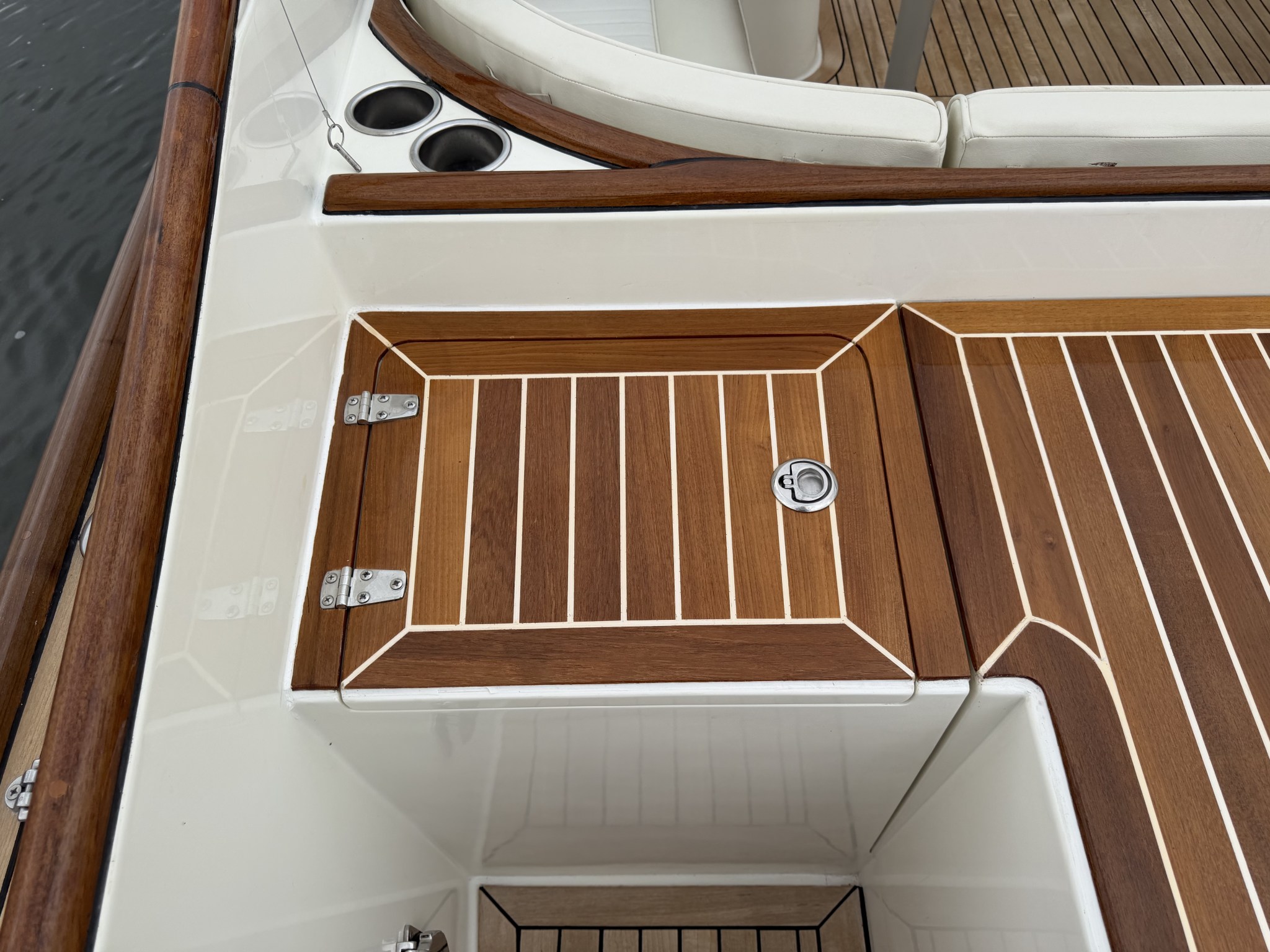 foto: 5 Long Island 33 Runabout