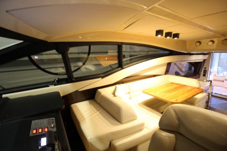 foto: 7 Azimut 60