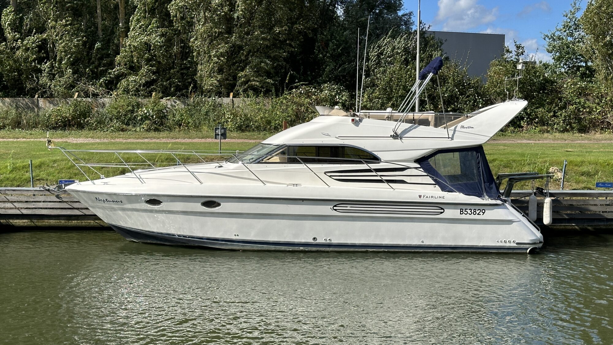 foto: 8 Fairline Fairline Phantom 40 Flybridge