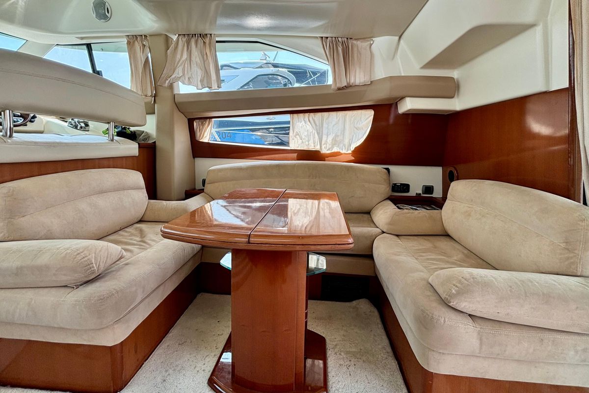 foto: 6 Prestige 42 Fly