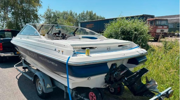 foto: 12 Montery4.3L Mercruiser V6