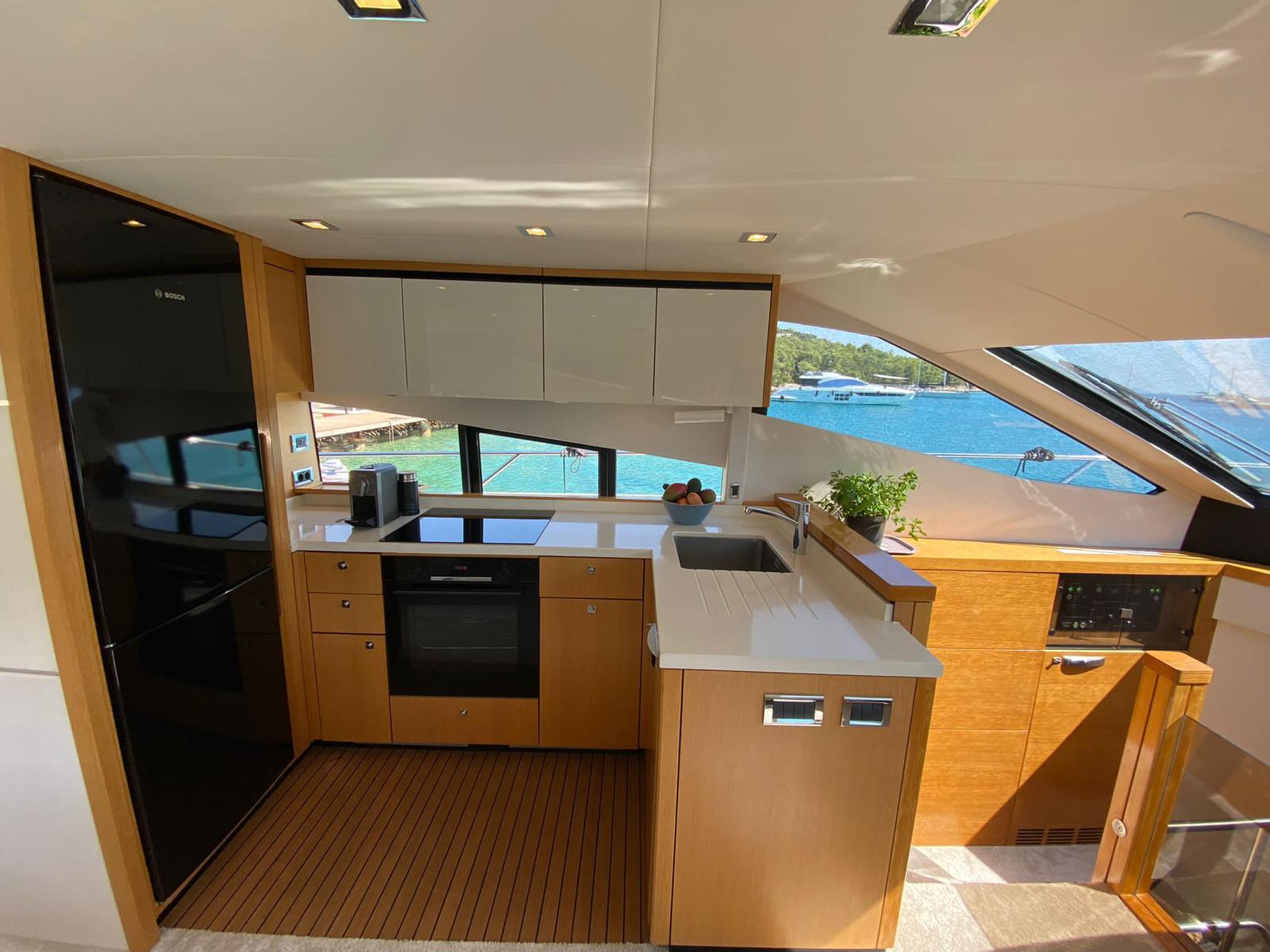 foto: 5 Sunseeker Manhatten 63