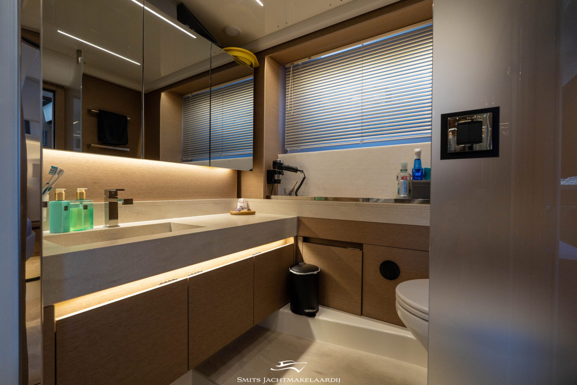 foto: 21 Prestige Prestige 590 Flybridge
