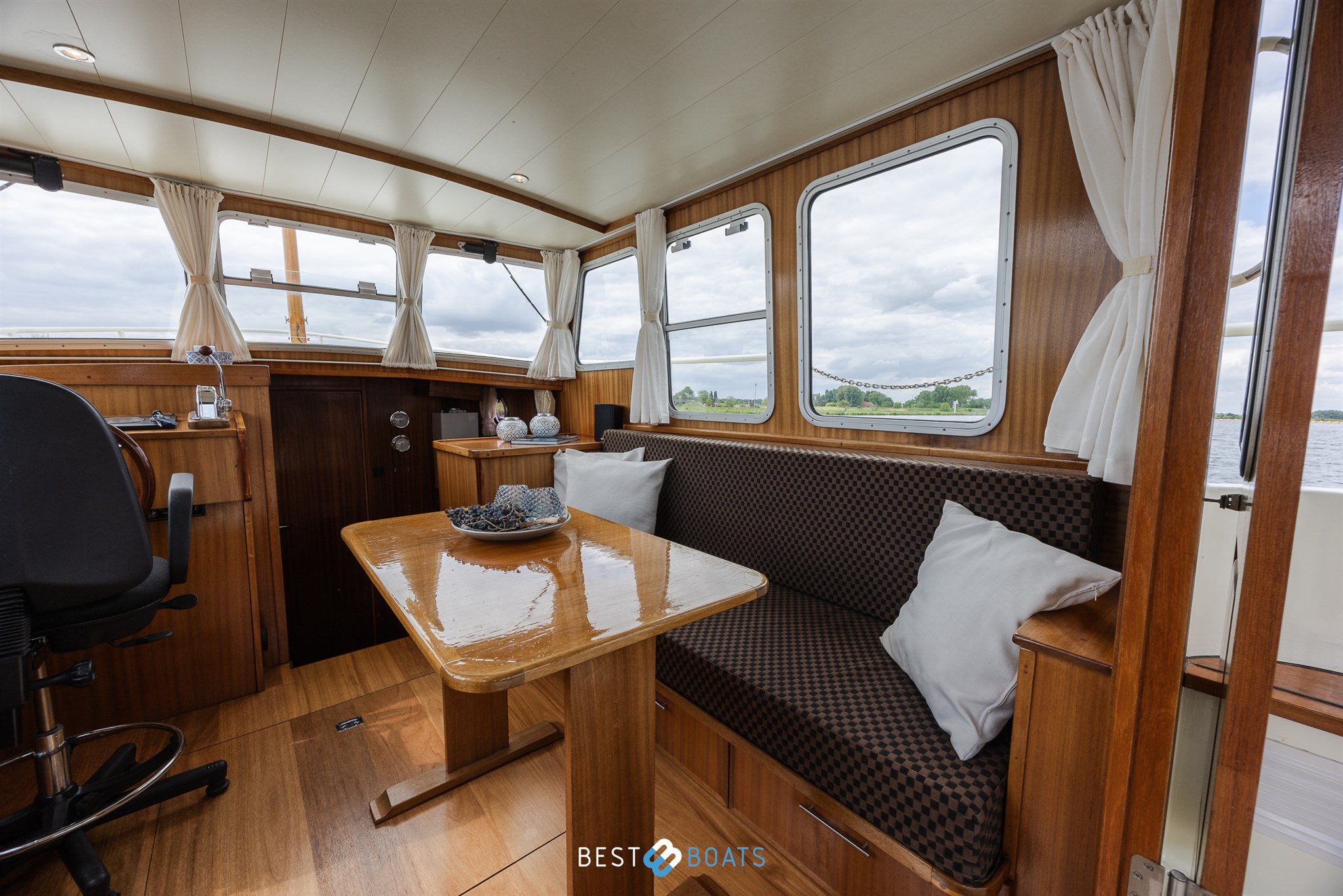 foto: 5 Vripack Yachting 965 OK