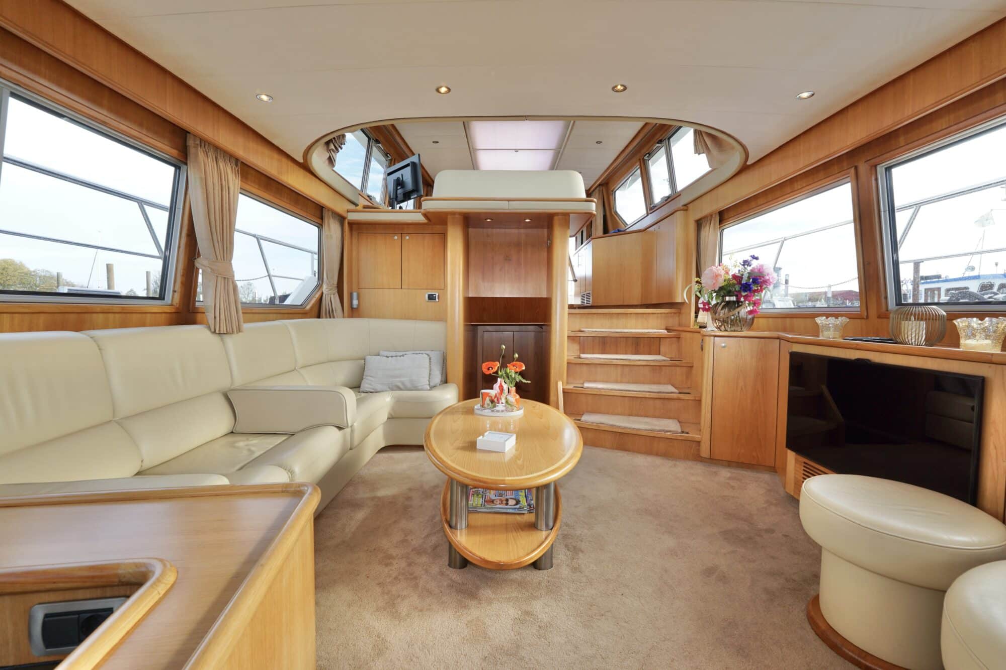 foto: 6 Van den Hoven Van den Hoven Exclusive 18.00 VS