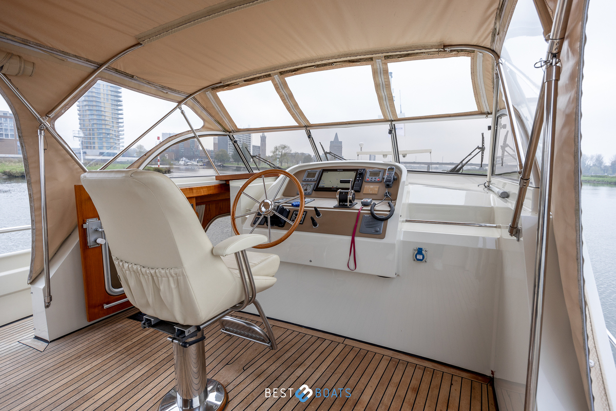 foto: 6 Linssen  Grand Sturdy 430 AC MKII Diamond